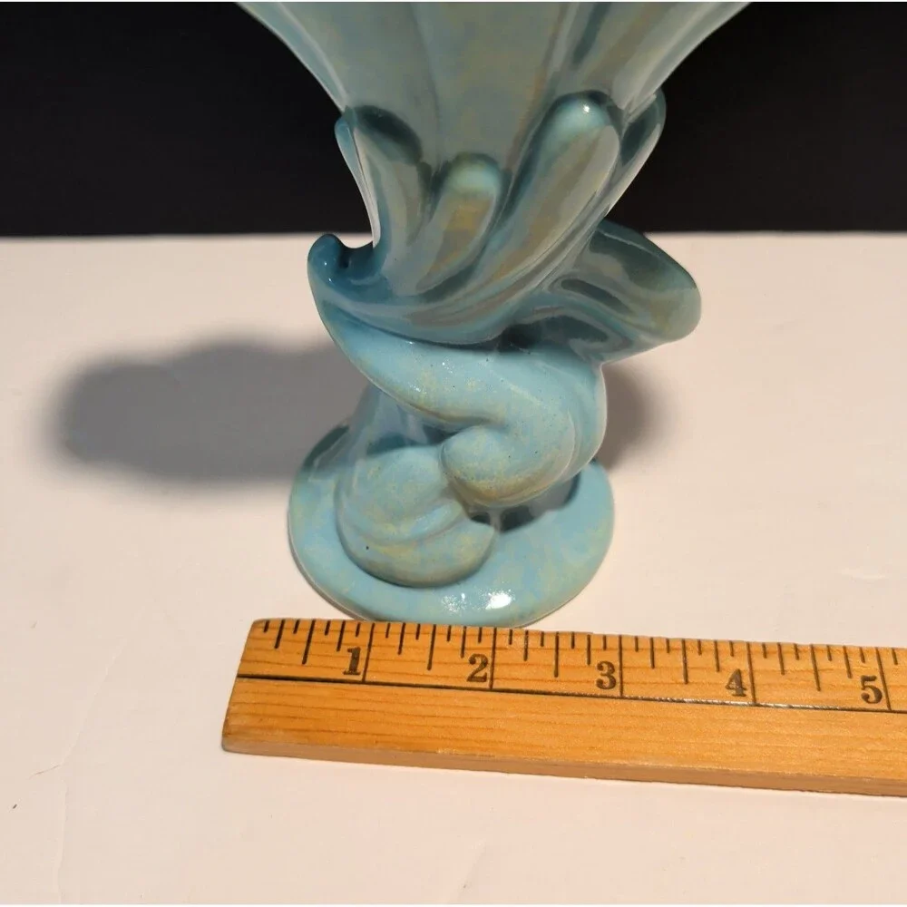Vintage Gonder Pottery Cornucopia Horn of Plenty Vase Blue Speckle Pink 6 Inch